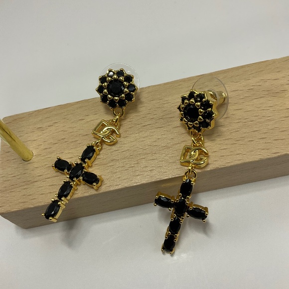 Jewelry - Earrings DG